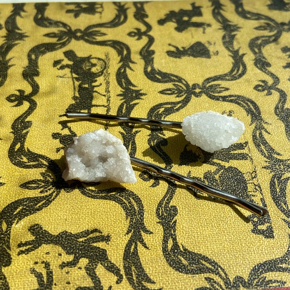 ✨Boho Quartz Geode Hair Pins